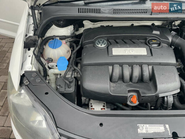 Белый Фольксваген Гольф Плюс, объемом двигателя 1.6 л и пробегом 236 тыс. км за 7500 $, фото 75 на Automoto.ua