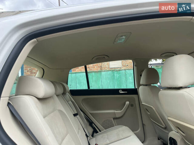 Белый Фольксваген Гольф Плюс, объемом двигателя 1.6 л и пробегом 195 тыс. км за 8950 $, фото 73 на Automoto.ua