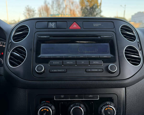 Белый Фольксваген Гольф Плюс, объемом двигателя 1.6 л и пробегом 200 тыс. км за 7999 $, фото 40 на Automoto.ua