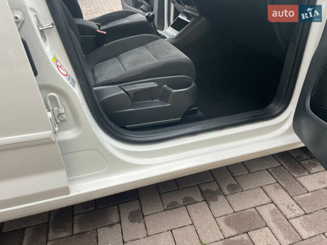 Белый Фольксваген Гольф Плюс, объемом двигателя 1.6 л и пробегом 236 тыс. км за 7500 $, фото 65 на Automoto.ua