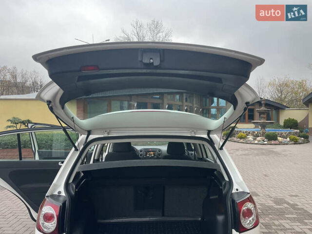 Белый Фольксваген Гольф Плюс, объемом двигателя 1.6 л и пробегом 236 тыс. км за 7500 $, фото 60 на Automoto.ua