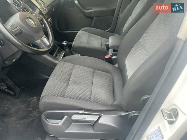 Белый Фольксваген Гольф Плюс, объемом двигателя 1.6 л и пробегом 236 тыс. км за 7500 $, фото 49 на Automoto.ua