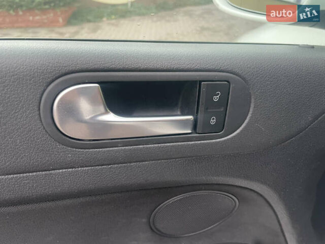 Белый Фольксваген Гольф Плюс, объемом двигателя 1.6 л и пробегом 236 тыс. км за 7500 $, фото 48 на Automoto.ua