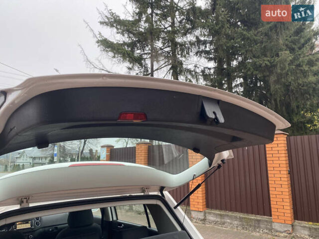 Білий Фольксваген Golf Plus, об'ємом двигуна 1.4 л та пробігом 182 тис. км за 9399 $, фото 38 на Automoto.ua