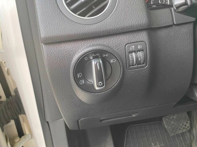 Белый Фольксваген Гольф Плюс, объемом двигателя 1.4 л и пробегом 171 тыс. км за 7400 $, фото 10 на Automoto.ua