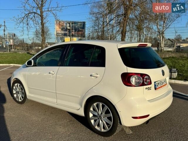 Белый Фольксваген Гольф Плюс, объемом двигателя 1.6 л и пробегом 300 тыс. км за 9100 $, фото 3 на Automoto.ua