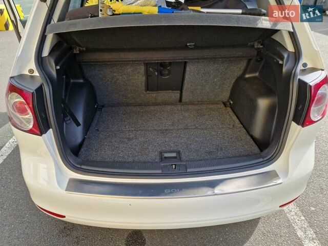 Белый Фольксваген Гольф Плюс, объемом двигателя 1.4 л и пробегом 161 тыс. км за 7019 $, фото 12 на Automoto.ua