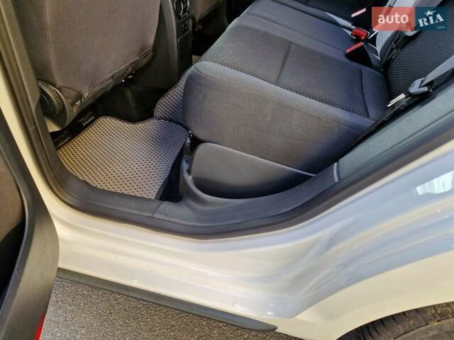 Белый Фольксваген Гольф Плюс, объемом двигателя 1.4 л и пробегом 161 тыс. км за 7019 $, фото 23 на Automoto.ua