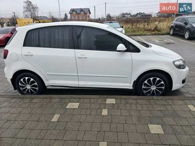 Белый Фольксваген Гольф Плюс, объемом двигателя 1.4 л и пробегом 146 тыс. км за 8000 $, фото 24 на Automoto.ua