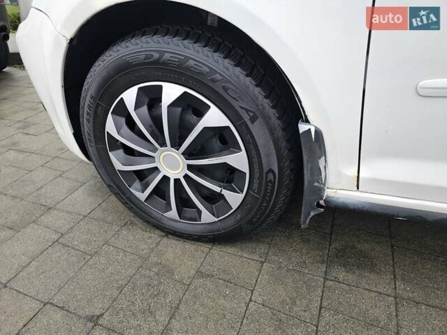 Белый Фольксваген Гольф Плюс, объемом двигателя 1.4 л и пробегом 146 тыс. км за 8000 $, фото 14 на Automoto.ua