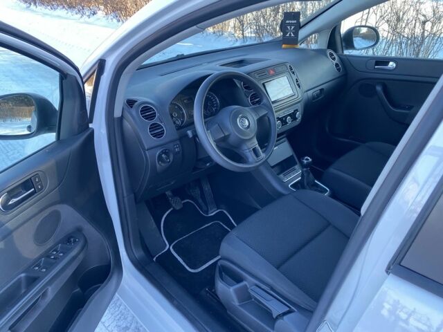 Белый Фольксваген Гольф Плюс, объемом двигателя 1.6 л и пробегом 242 тыс. км за 6990 $, фото 5 на Automoto.ua