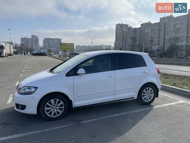 Белый Фольксваген Гольф Плюс, объемом двигателя 1.39 л и пробегом 122 тыс. км за 8250 $, фото 2 на Automoto.ua