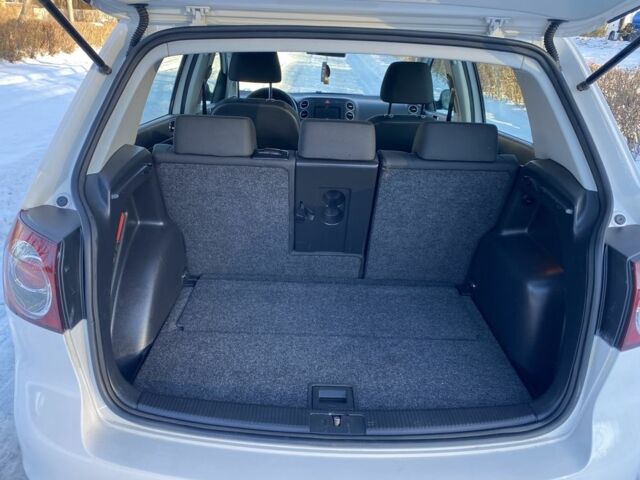 Белый Фольксваген Гольф Плюс, объемом двигателя 1.6 л и пробегом 242 тыс. км за 6990 $, фото 7 на Automoto.ua