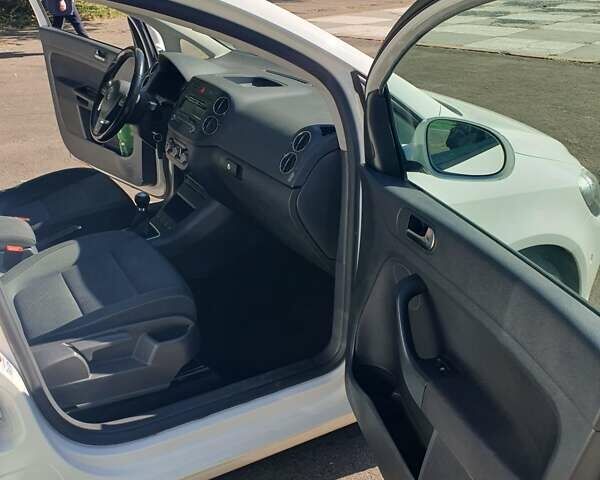 Білий Фольксваген Golf Plus, об'ємом двигуна 1.6 л та пробігом 243 тис. км за 8700 $, фото 19 на Automoto.ua