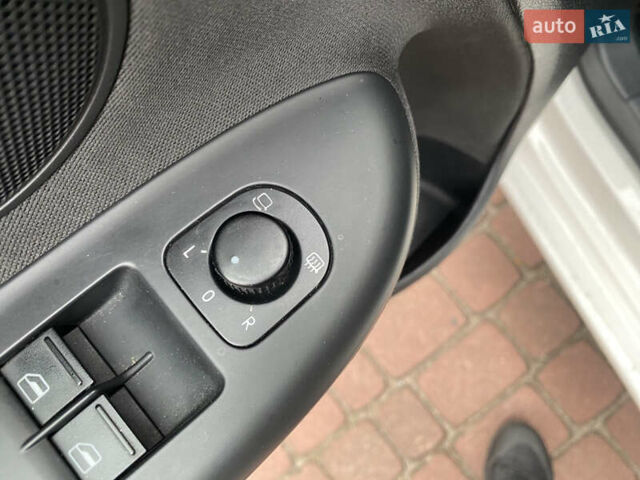 Білий Фольксваген Golf Plus, об'ємом двигуна 1.4 л та пробігом 182 тис. км за 9399 $, фото 18 на Automoto.ua