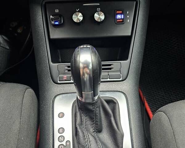 Белый Фольксваген Гольф Плюс, объемом двигателя 1.4 л и пробегом 146 тыс. км за 8000 $, фото 2 на Automoto.ua