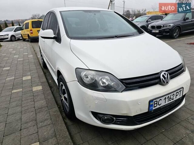Белый Фольксваген Гольф Плюс, объемом двигателя 1.4 л и пробегом 146 тыс. км за 8000 $, фото 1 на Automoto.ua