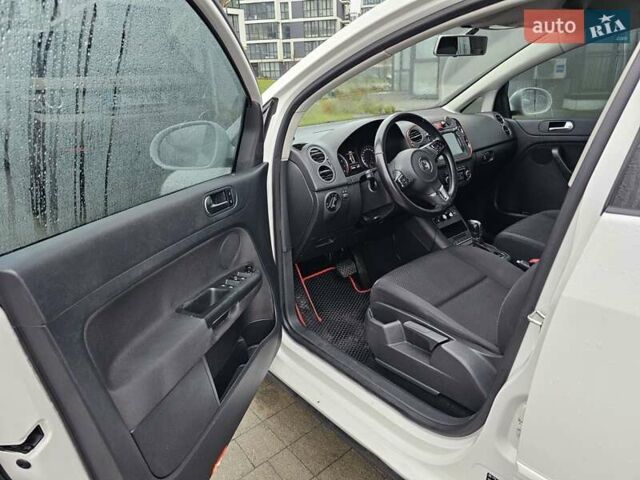 Белый Фольксваген Гольф Плюс, объемом двигателя 1.4 л и пробегом 146 тыс. км за 8000 $, фото 5 на Automoto.ua