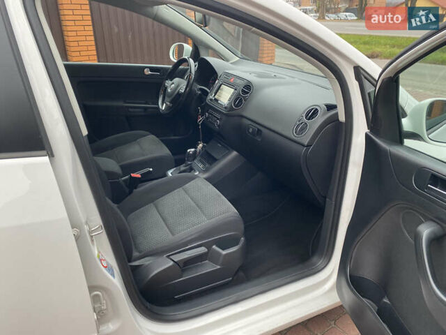 Білий Фольксваген Golf Plus, об'ємом двигуна 1.4 л та пробігом 182 тис. км за 9399 $, фото 47 на Automoto.ua