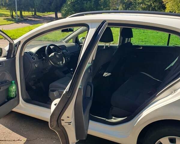 Білий Фольксваген Golf Plus, об'ємом двигуна 1.6 л та пробігом 243 тис. км за 8700 $, фото 27 на Automoto.ua