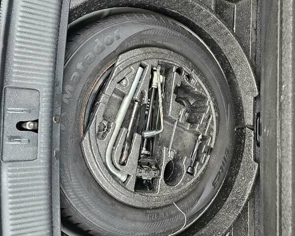 Белый Фольксваген Гольф Плюс, объемом двигателя 1.4 л и пробегом 146 тыс. км за 8000 $, фото 17 на Automoto.ua