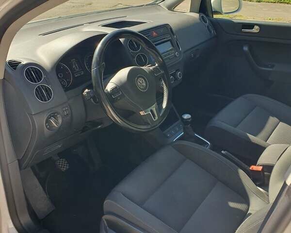 Білий Фольксваген Golf Plus, об'ємом двигуна 1.6 л та пробігом 243 тис. км за 8700 $, фото 33 на Automoto.ua