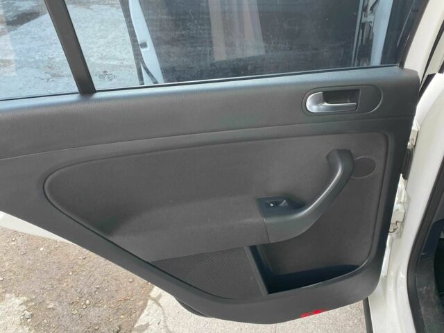 Белый Фольксваген Гольф Плюс, объемом двигателя 1.4 л и пробегом 171 тыс. км за 7400 $, фото 8 на Automoto.ua