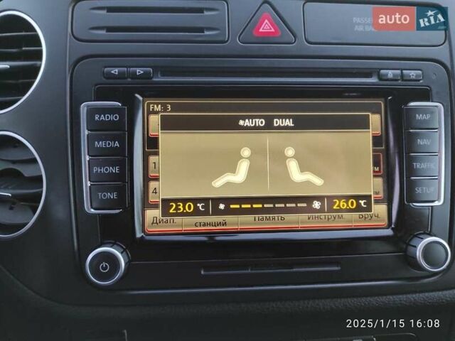 Белый Фольксваген Гольф Плюс, объемом двигателя 1.6 л и пробегом 247 тыс. км за 10500 $, фото 12 на Automoto.ua