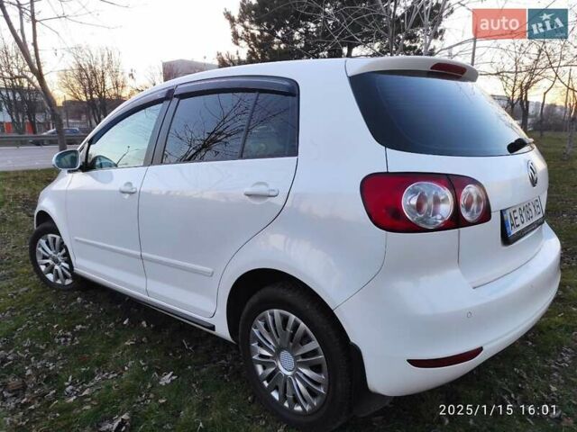 Белый Фольксваген Гольф Плюс, объемом двигателя 1.6 л и пробегом 247 тыс. км за 10500 $, фото 4 на Automoto.ua