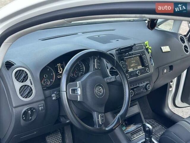 Белый Фольксваген Гольф Плюс, объемом двигателя 1.6 л и пробегом 353 тыс. км за 9500 $, фото 4 на Automoto.ua