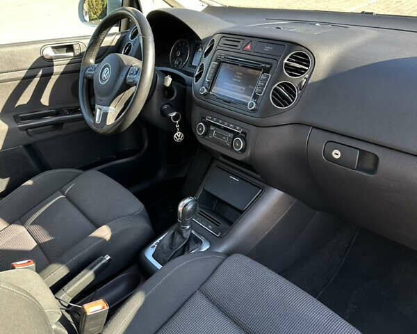 Белый Фольксваген Гольф Плюс, объемом двигателя 1.4 л и пробегом 171 тыс. км за 8990 $, фото 20 на Automoto.ua