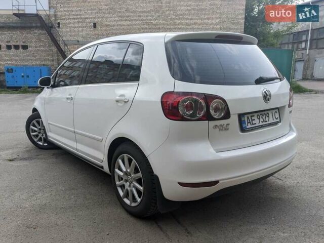 Білий Фольксваген Golf Plus, об'ємом двигуна 1.6 л та пробігом 300 тис. км за 10200 $, фото 6 на Automoto.ua