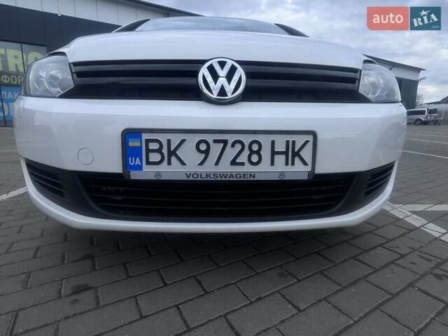 Білий Фольксваген Golf Plus, об'ємом двигуна 1.6 л та пробігом 250 тис. км за 9600 $, фото 9 на Automoto.ua
