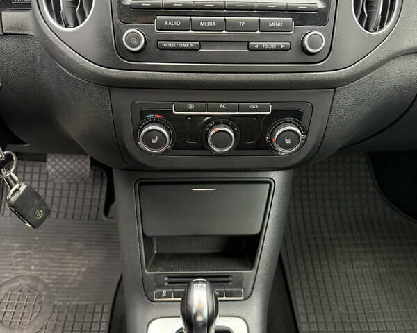 Белый Фольксваген Гольф Плюс, объемом двигателя 1.4 л и пробегом 185 тыс. км за 9200 $, фото 11 на Automoto.ua