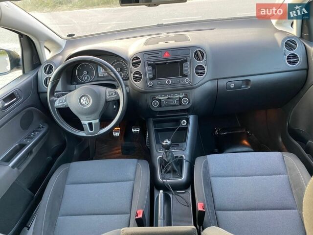 Білий Фольксваген Golf Plus, об'ємом двигуна 2 л та пробігом 255 тис. км за 9599 $, фото 16 на Automoto.ua