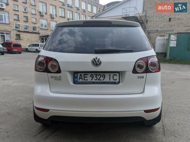 Білий Фольксваген Golf Plus, об'ємом двигуна 1.6 л та пробігом 300 тис. км за 10200 $, фото 5 на Automoto.ua