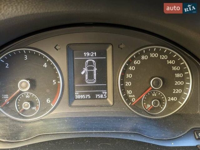 Білий Фольксваген Golf Plus, об'ємом двигуна 1.6 л та пробігом 300 тис. км за 10200 $, фото 12 на Automoto.ua