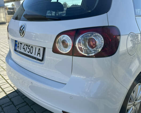 Белый Фольксваген Гольф Плюс, объемом двигателя 1.4 л и пробегом 171 тыс. км за 8990 $, фото 6 на Automoto.ua