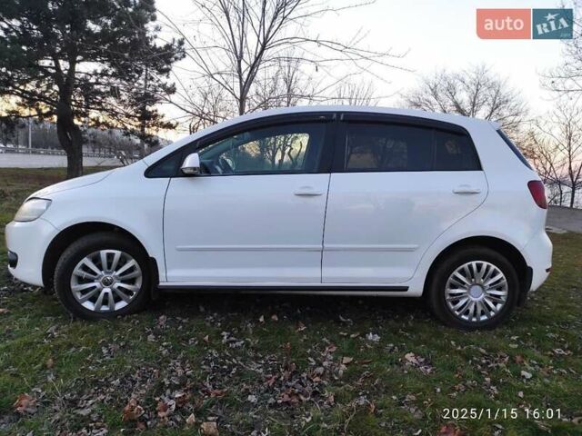 Белый Фольксваген Гольф Плюс, объемом двигателя 1.6 л и пробегом 247 тыс. км за 10500 $, фото 7 на Automoto.ua
