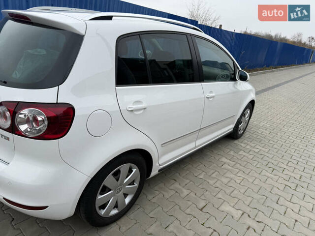 Белый Фольксваген Гольф Плюс, объемом двигателя 1.4 л и пробегом 185 тыс. км за 9200 $, фото 3 на Automoto.ua