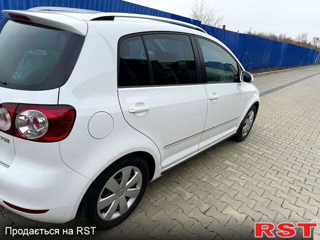 Белый Фольксваген Гольф Плюс, объемом двигателя 1.4 л и пробегом 185 тыс. км за 9200 $, фото 2 на Automoto.ua