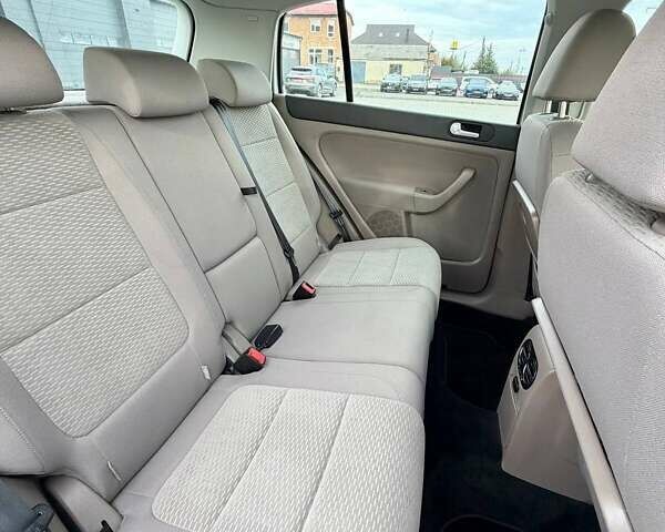 Бежевий Фольксваген Golf Plus, об'ємом двигуна 1.4 л та пробігом 188 тис. км за 7999 $, фото 35 на Automoto.ua