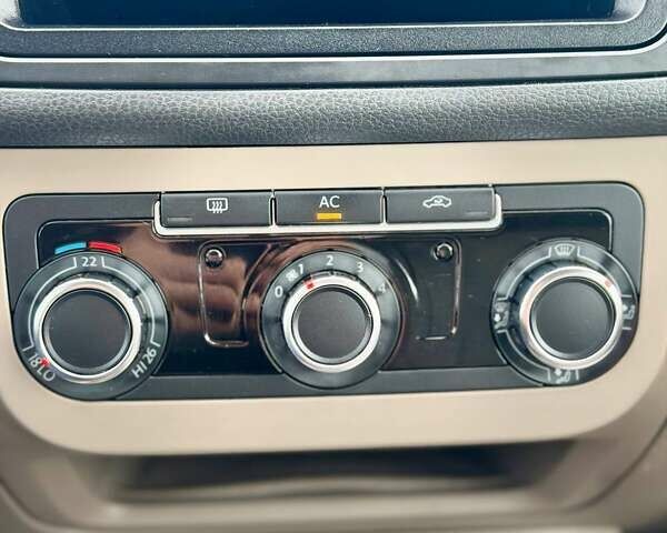 Бежевий Фольксваген Golf Plus, об'ємом двигуна 1.4 л та пробігом 188 тис. км за 7999 $, фото 24 на Automoto.ua