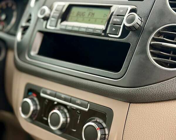 Бежевий Фольксваген Golf Plus, об'ємом двигуна 1.4 л та пробігом 188 тис. км за 7999 $, фото 20 на Automoto.ua