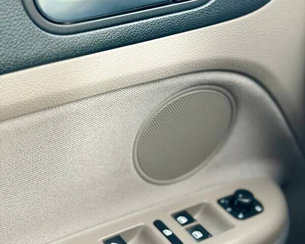 Бежевий Фольксваген Golf Plus, об'ємом двигуна 1.4 л та пробігом 188 тис. км за 7999 $, фото 11 на Automoto.ua