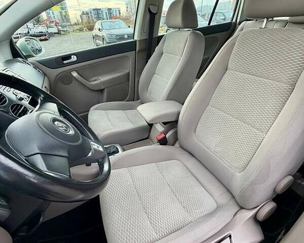 Бежевий Фольксваген Golf Plus, об'ємом двигуна 1.4 л та пробігом 188 тис. км за 7999 $, фото 15 на Automoto.ua