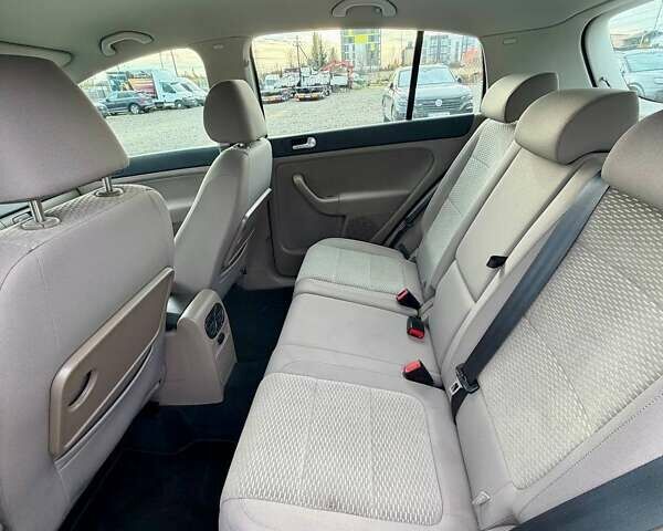 Бежевий Фольксваген Golf Plus, об'ємом двигуна 1.4 л та пробігом 188 тис. км за 7999 $, фото 33 на Automoto.ua