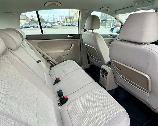 Бежевий Фольксваген Golf Plus, об'ємом двигуна 1.4 л та пробігом 188 тис. км за 7999 $, фото 34 на Automoto.ua