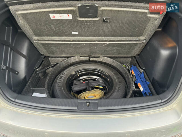 Бежевий Фольксваген Golf Plus, об'ємом двигуна 1.4 л та пробігом 116 тис. км за 9000 $, фото 22 на Automoto.ua