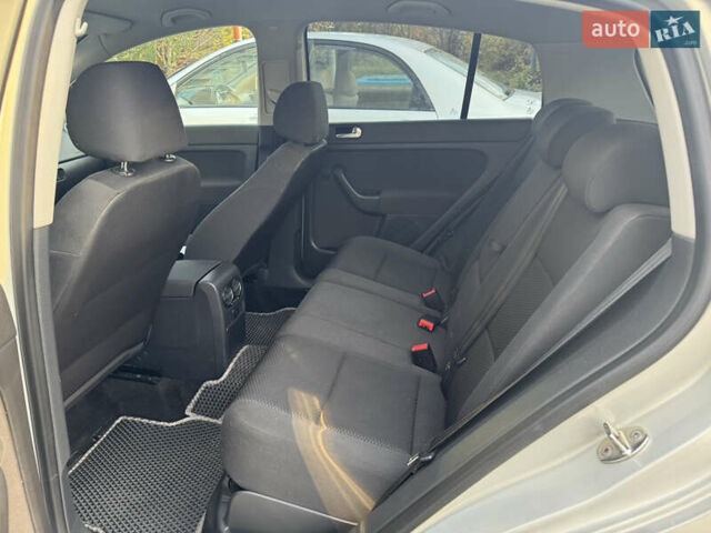 Бежевий Фольксваген Golf Plus, об'ємом двигуна 1.4 л та пробігом 116 тис. км за 9000 $, фото 20 на Automoto.ua